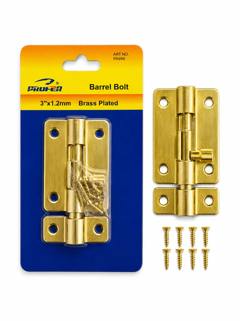 Picaporte dorado Profer de 3 pulgadas instalado en una puerta de madera 1